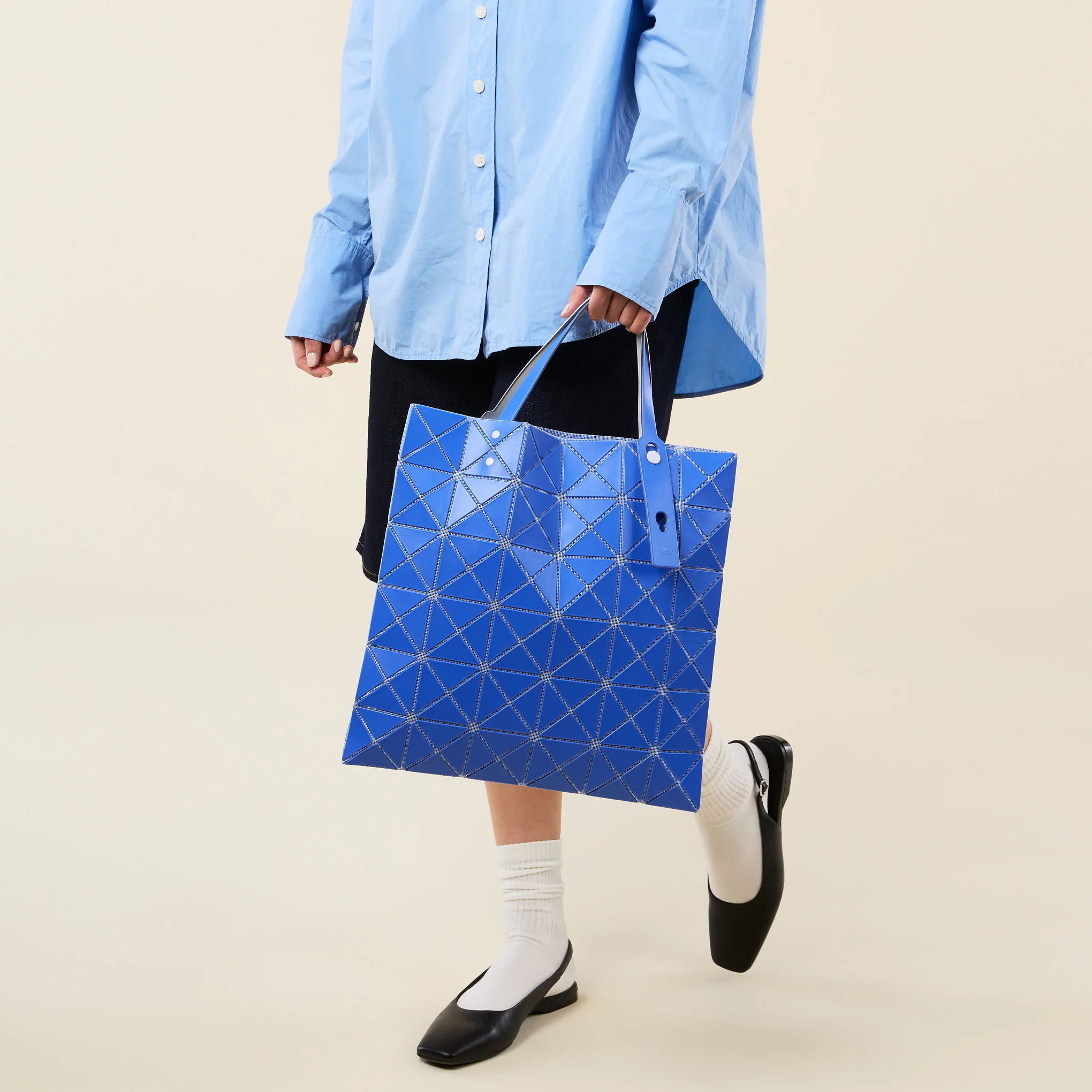 BAO BAO ISSEY MIYAKE Lucent Tote Bag - Blue/ Light Blue - Image 7
