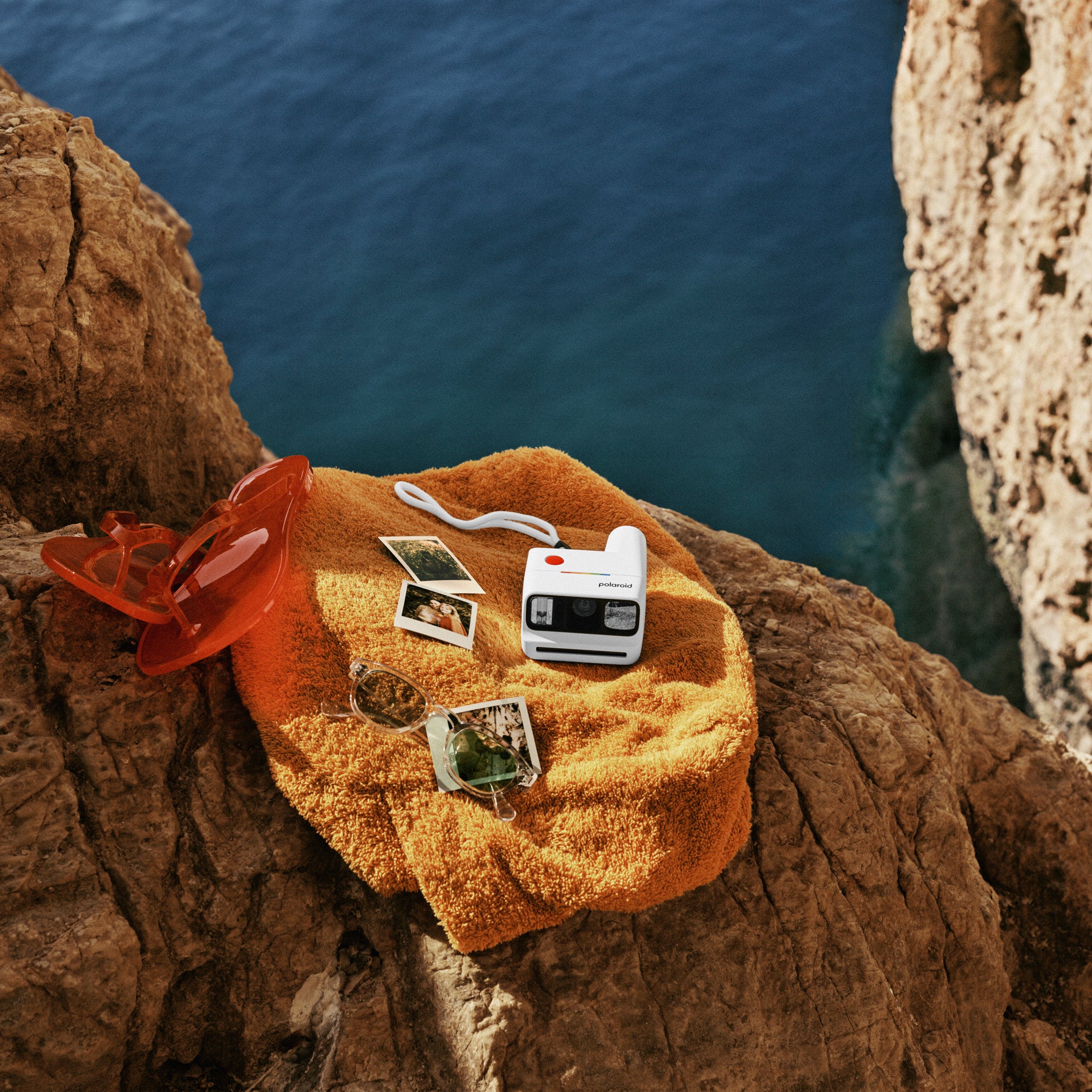 Polaroid Go Generation 3 Instant Camera - Image 8