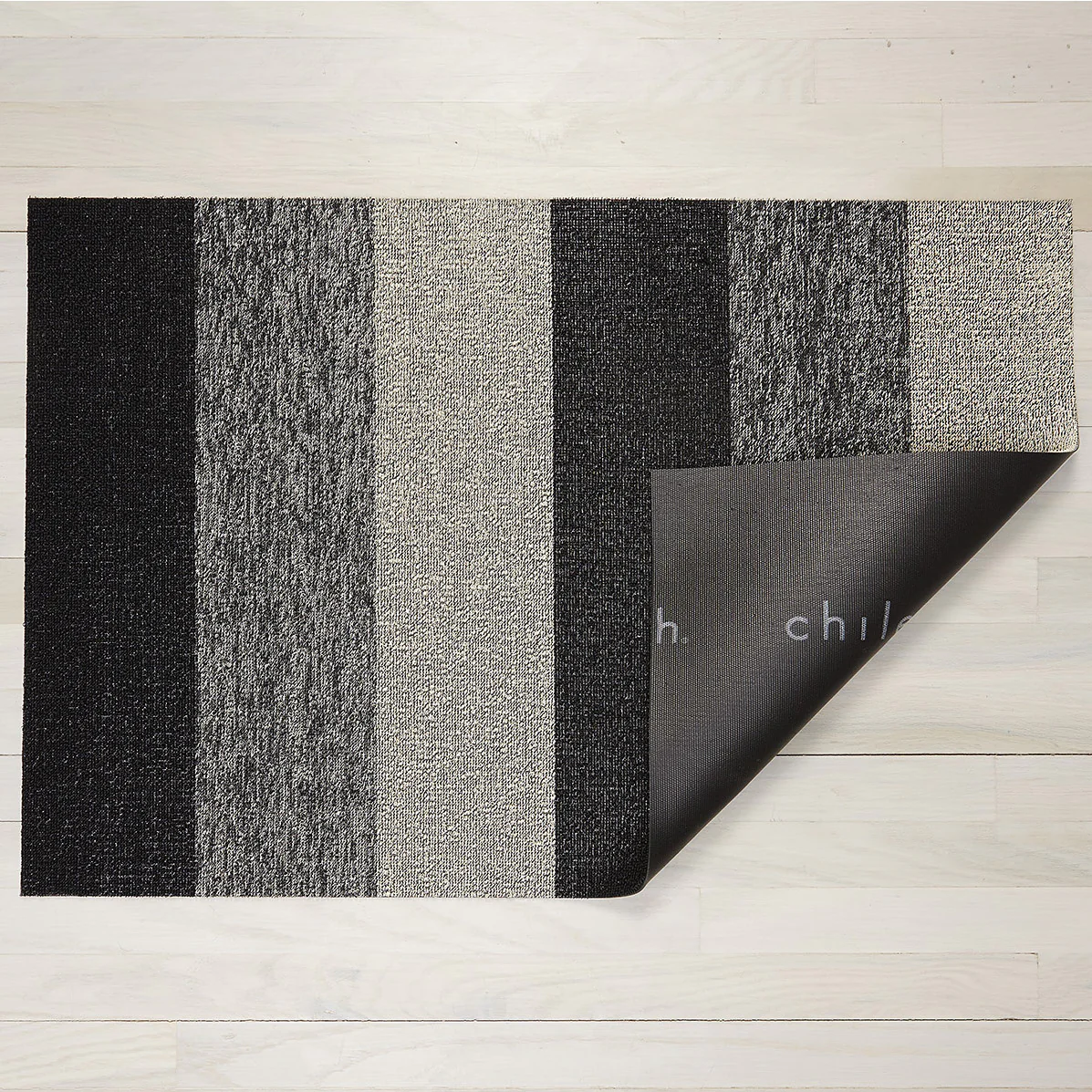 Chilewich Marbled Stripe Shag Floormat - Salt & Pepper - Image 4