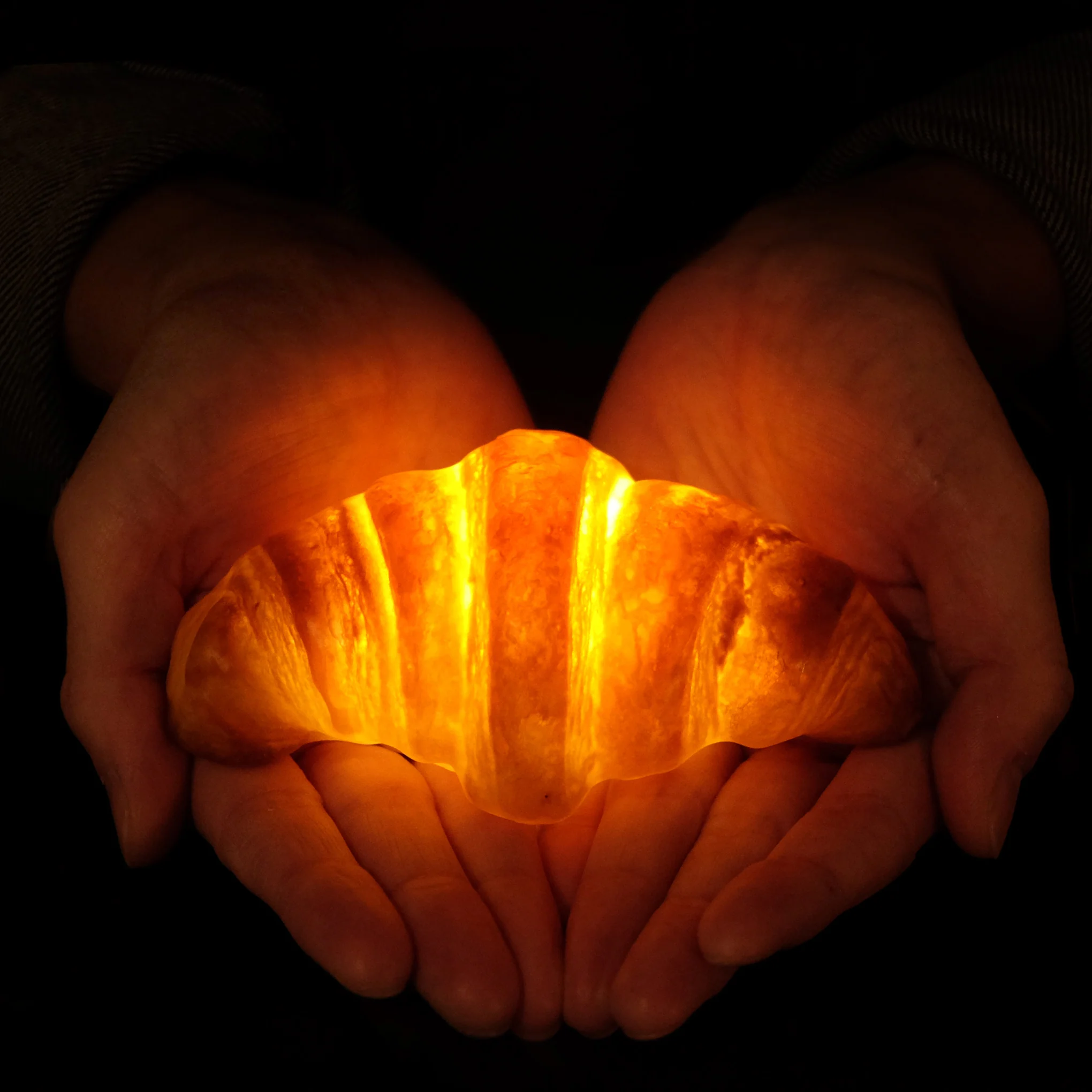 Croissant Portable Lamp - Image 6