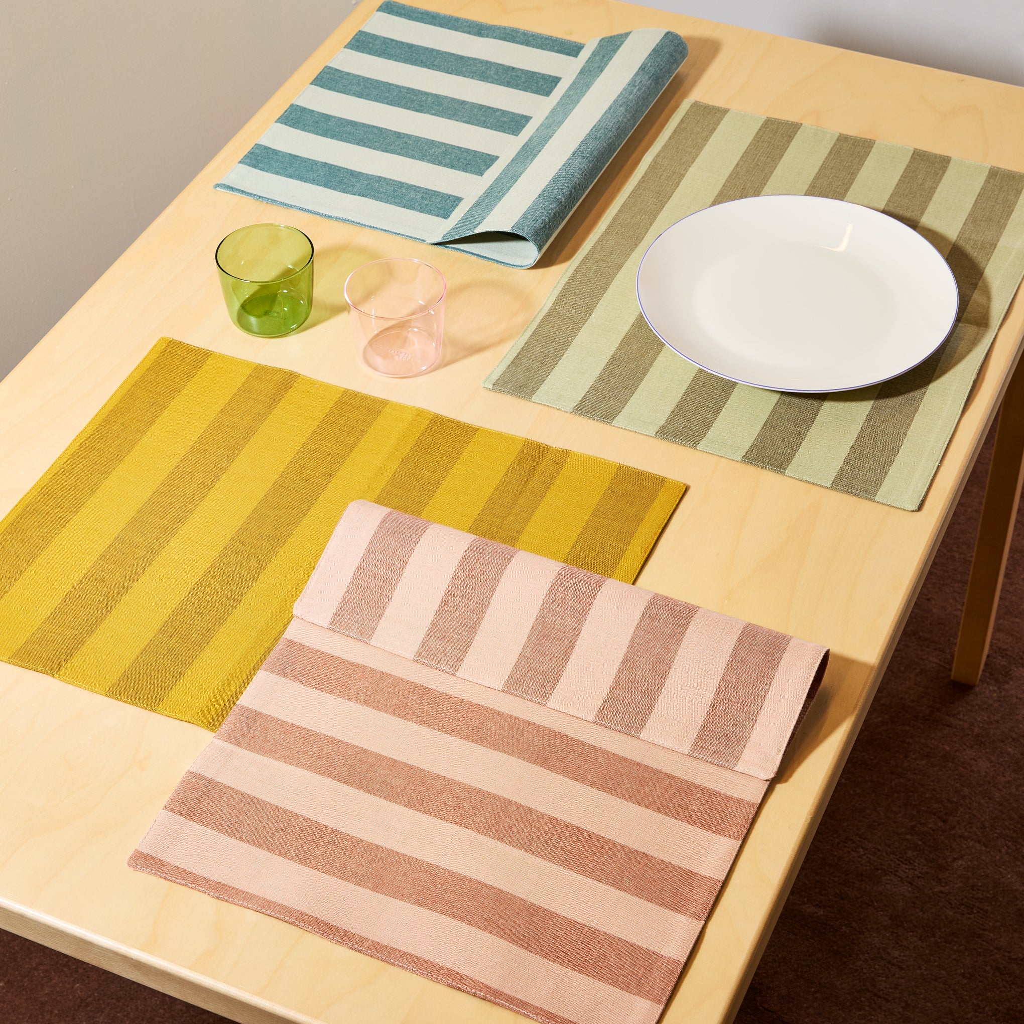 Essential Striped Table Linens - Set of 4 - Placemats S/4 - Image 2