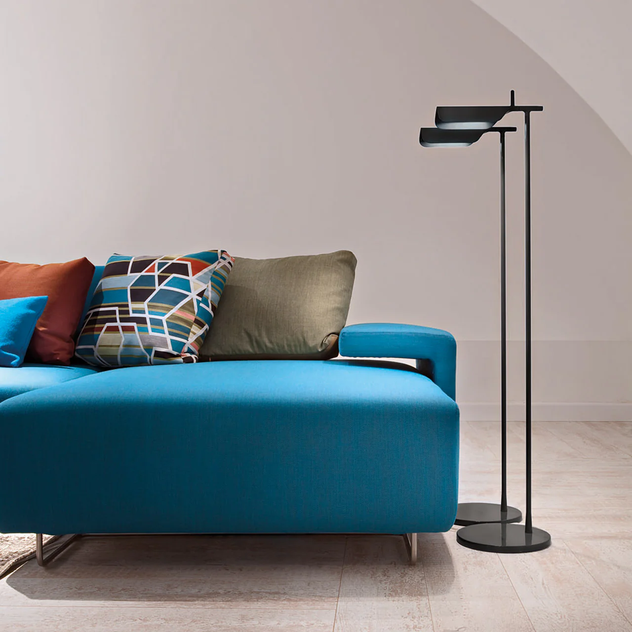 Flos Tab Floor LED Lamp 90° Rotatable Head - Black - Image 3