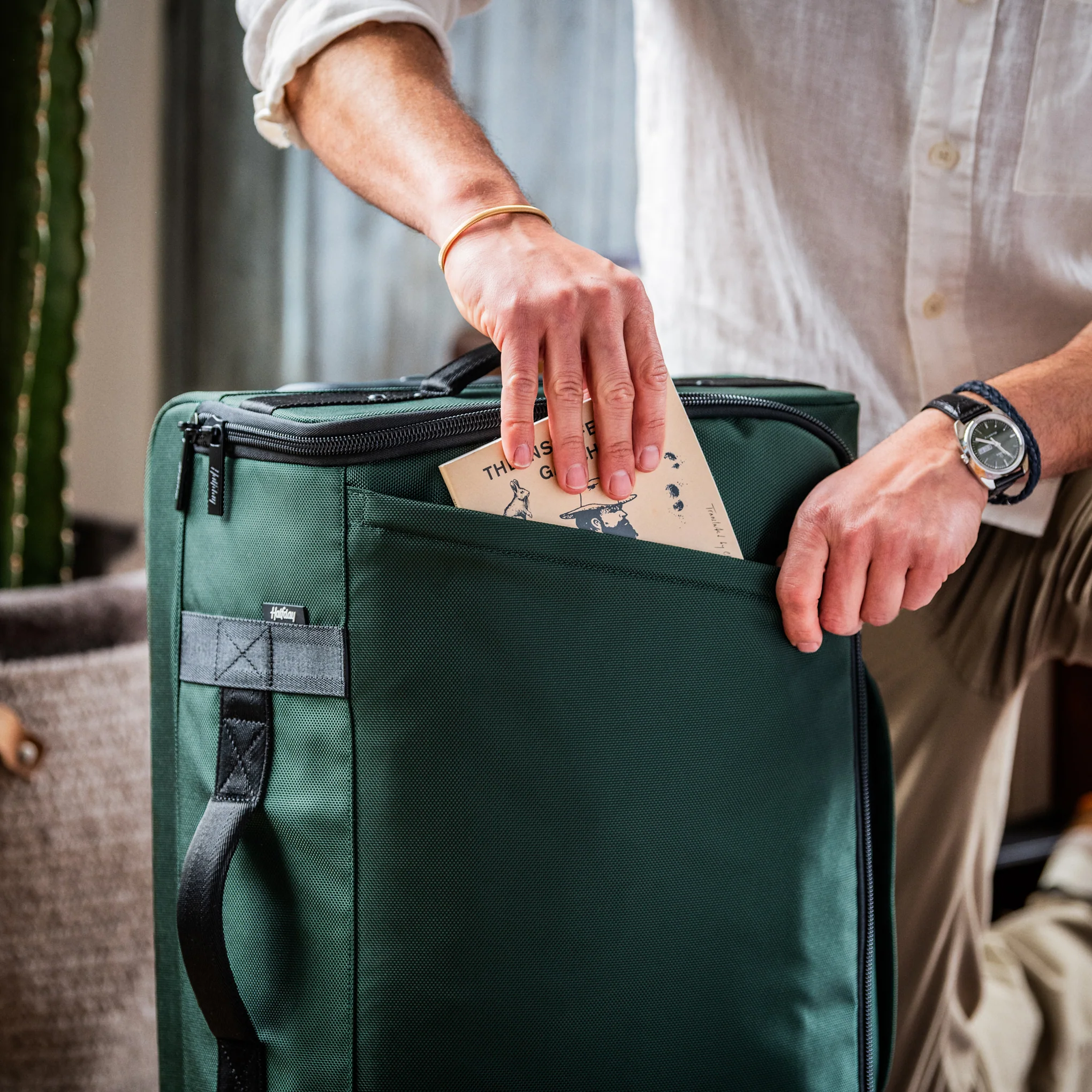 Halfday Carry-On Garment Roller Suitcase - Image 7