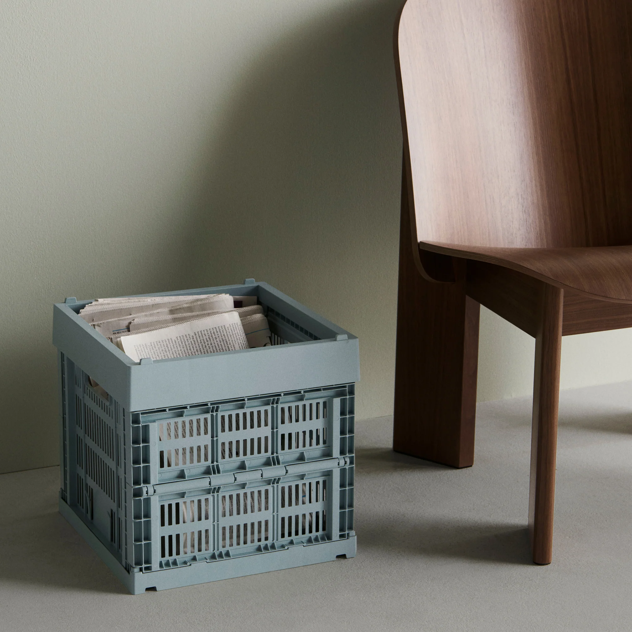 HAY Recycled Plastic Collapsible Color Crate - Dusty Blue - Image 4
