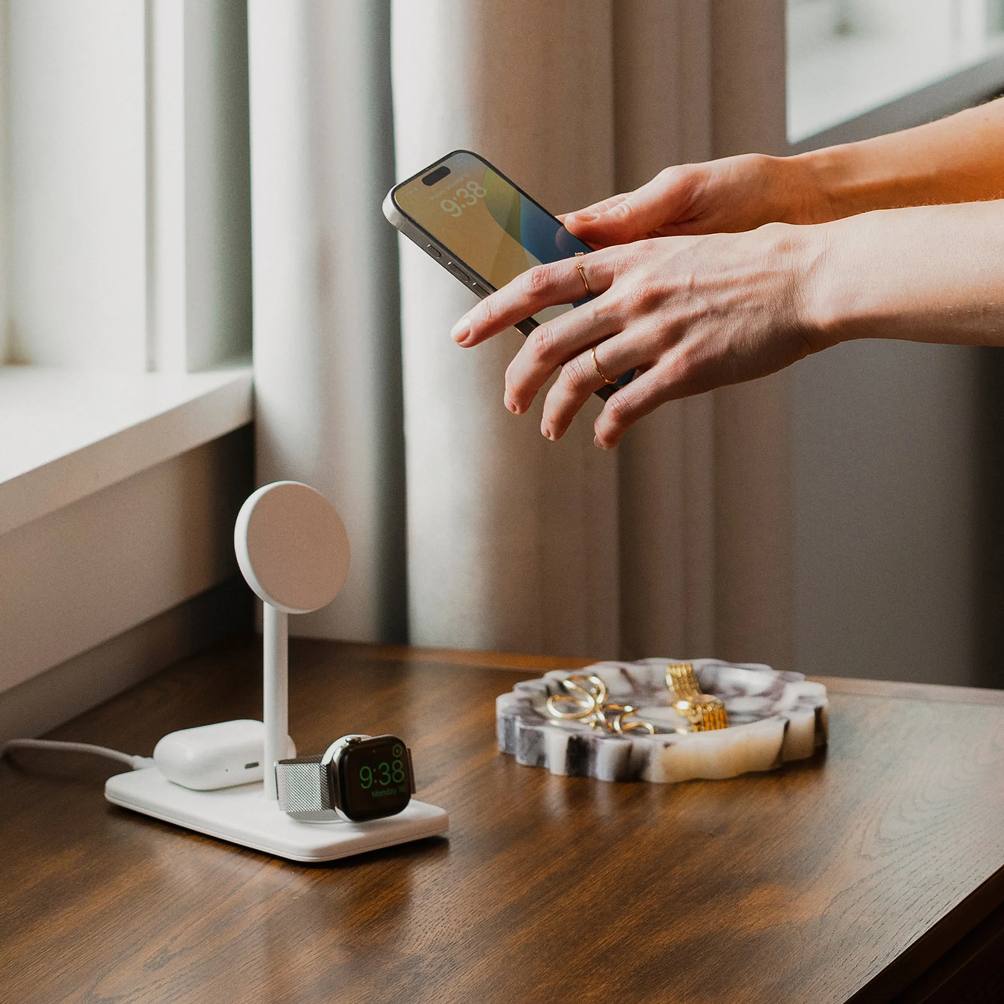 HiRise 3 Deluxe 3-in-1 Charger - Image 5
