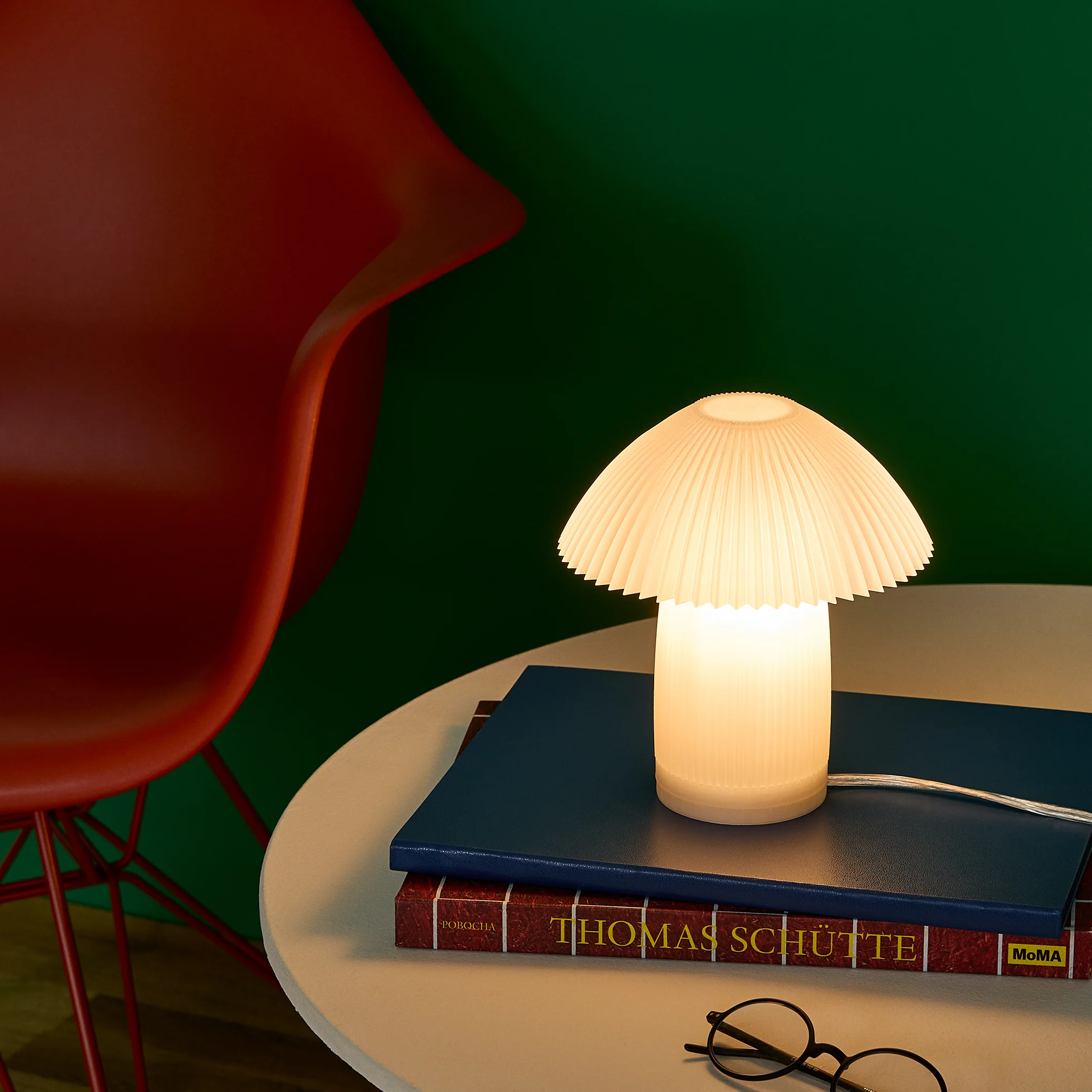 Kinoko Recycled Plastic Table Lamp - White - Image 5