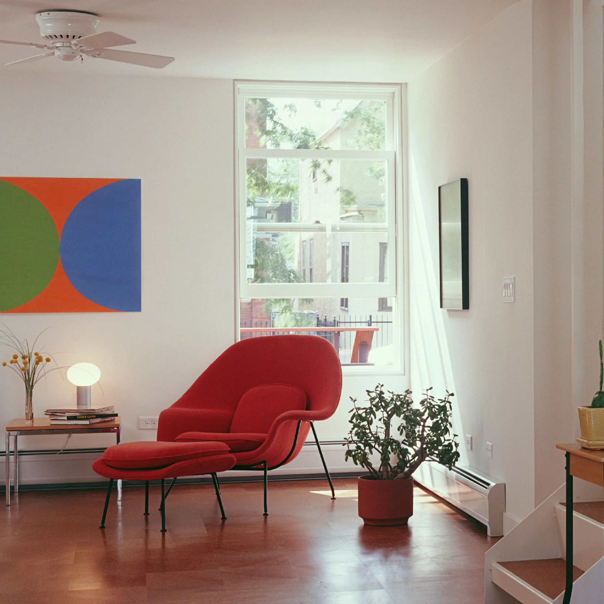 Knoll Womb Lounge Chair & Ottoman by Eero Saarinen - Red - Image 2