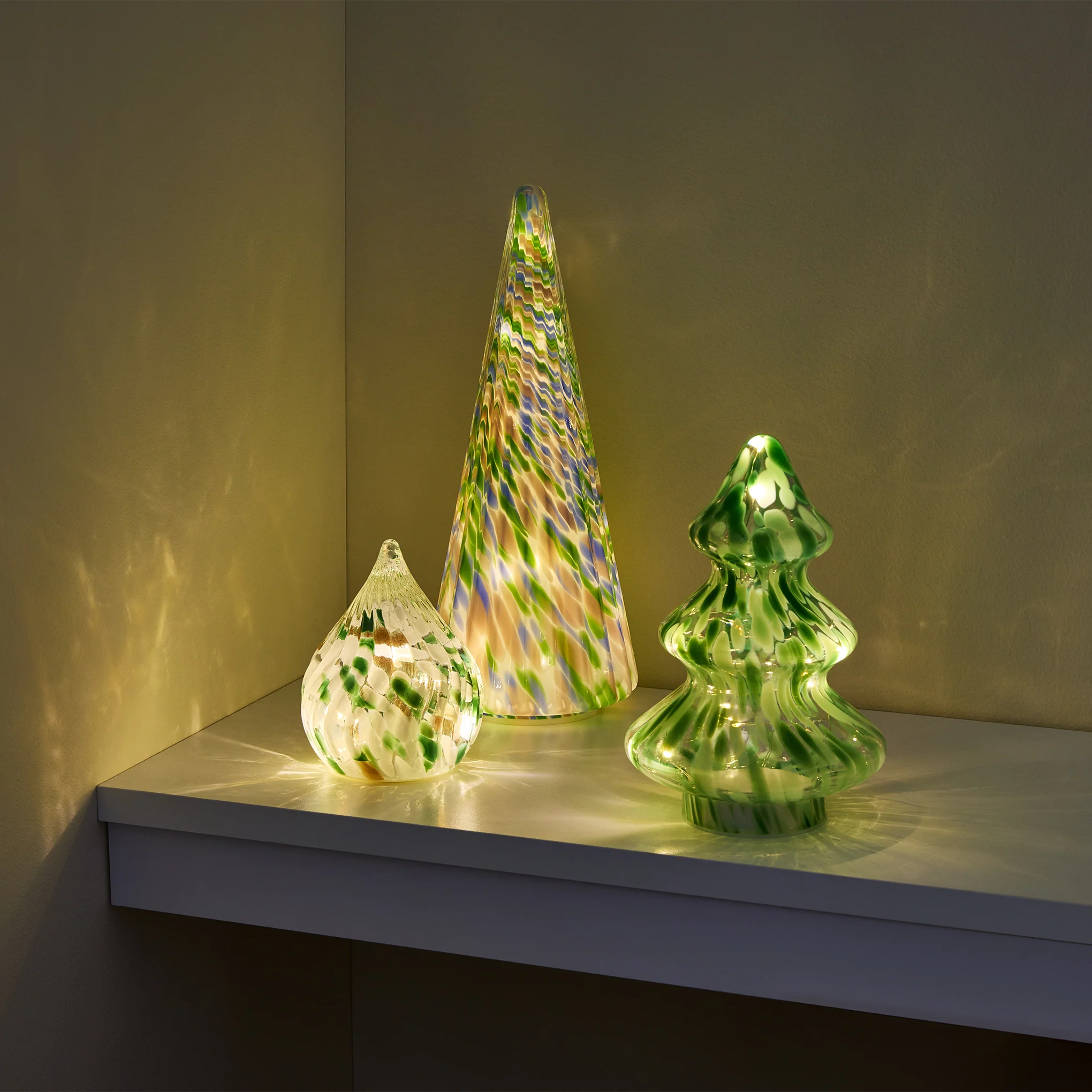 LED Lighted Marbled Glass Holiday Decor - Marbled Snowdrop - Image 4