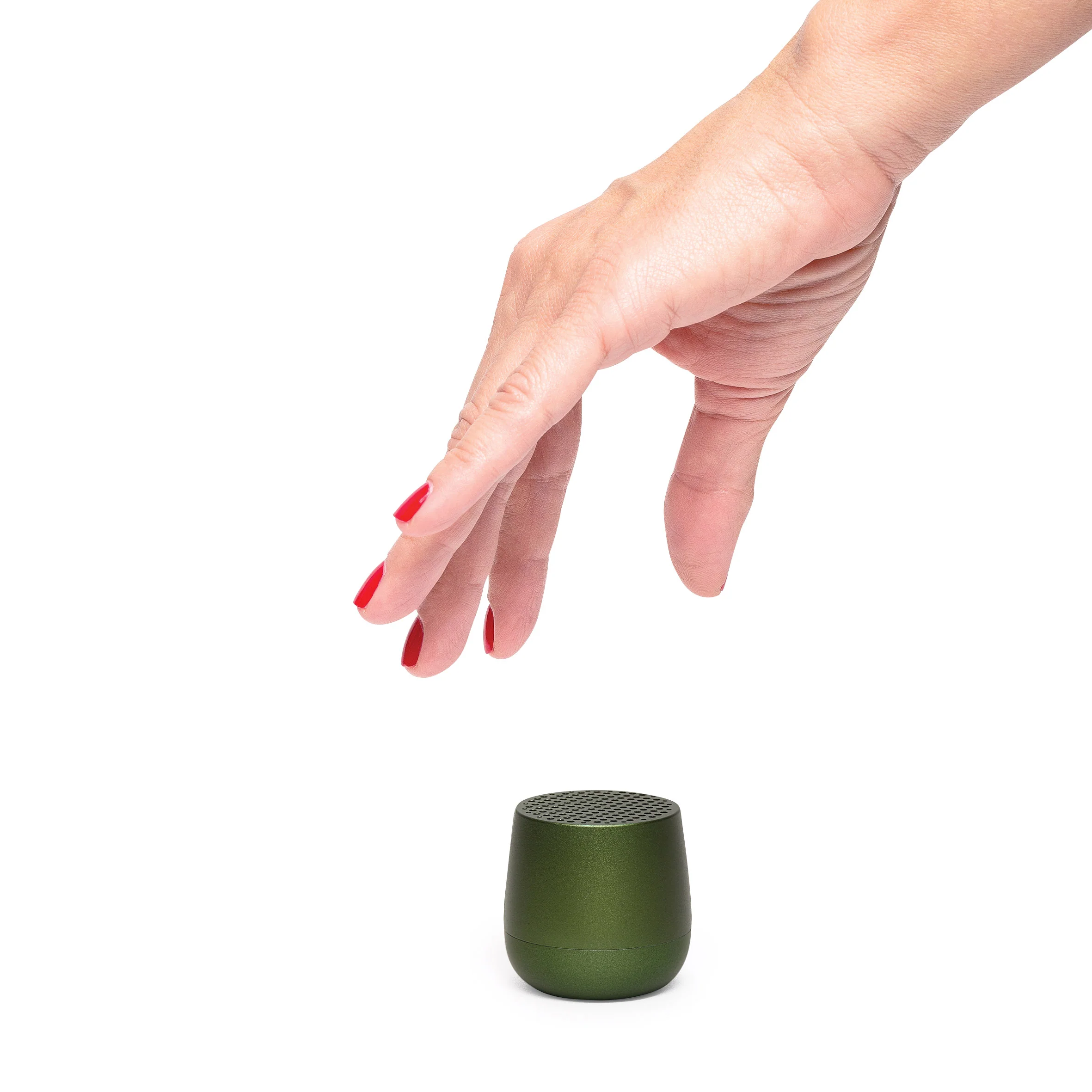 Lexon Mino+ Wireless Charging Speaker - Aluminum - Image 39