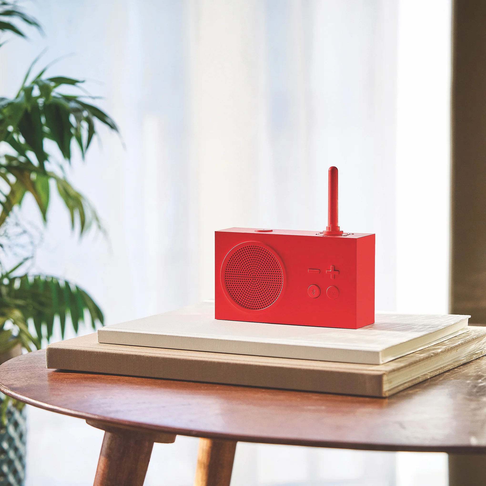 Lexon Tykho 3 Bluetooth Radio - Red - Image 2