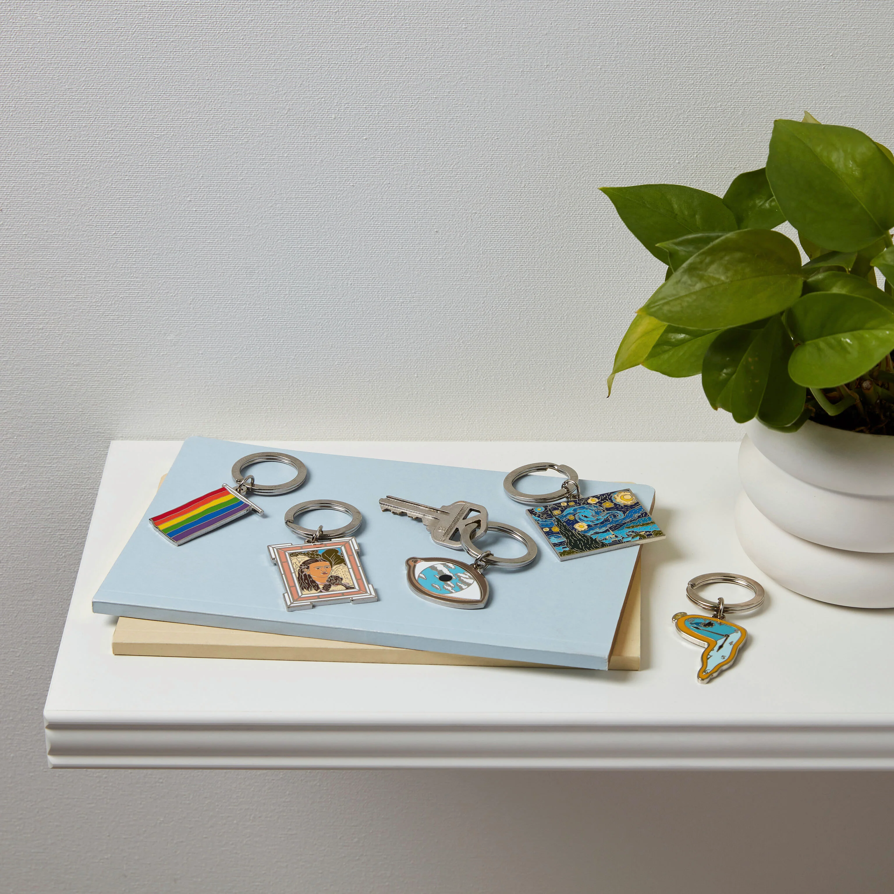 MoMA Artist Enamel Keyrings - Kahlo - Image 2