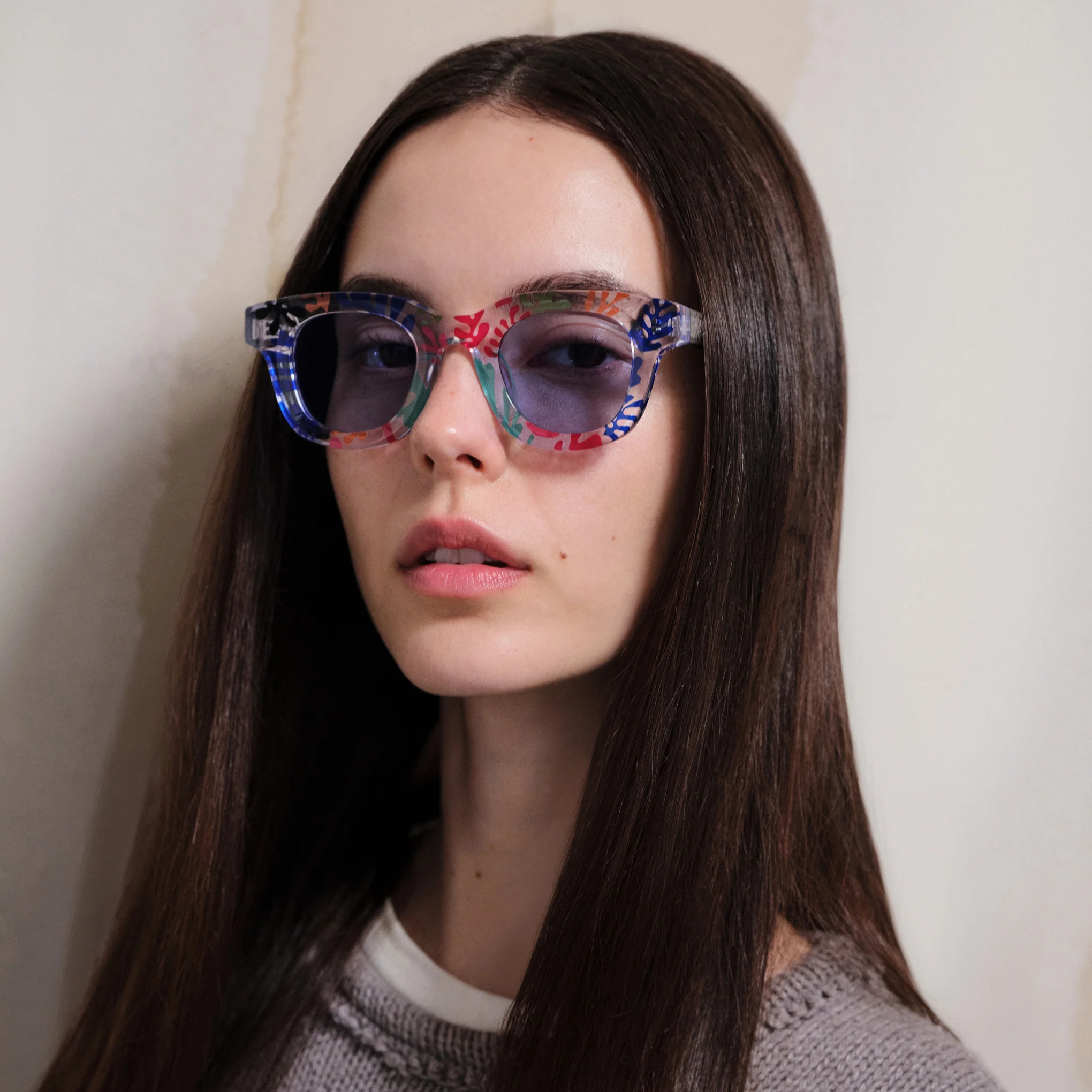 MoMA Henri Matisse La Gerbe Akila Sunglasses - Clear/ Blue - Image 7