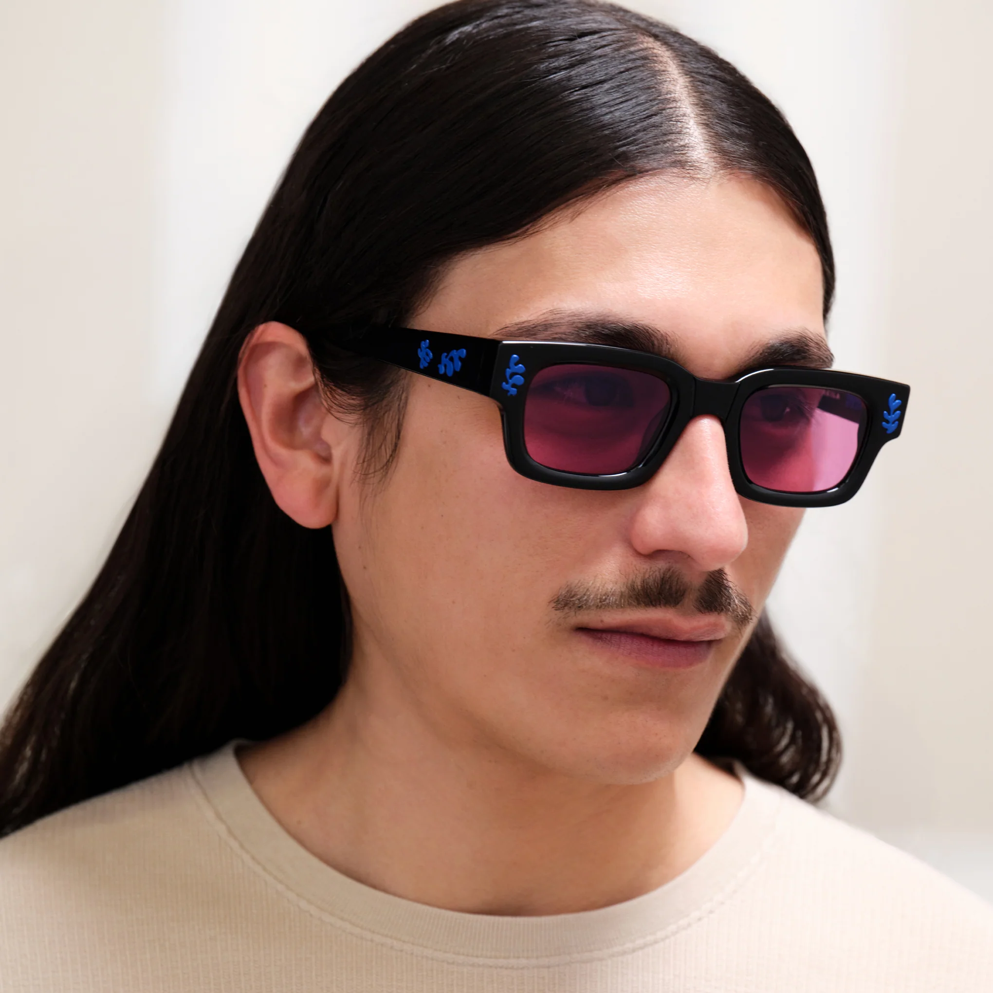MoMA Henri Matisse The Knife Thrower Akila Sunglasses - Black/ Magenta - Image 7