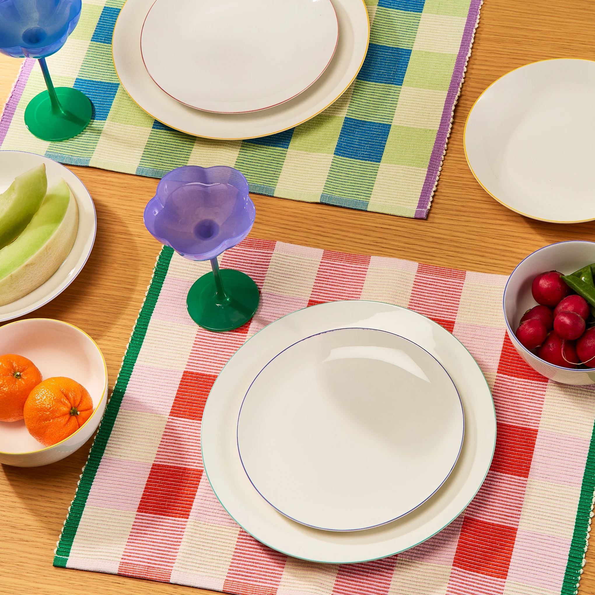 MoMA Outline Dinnerware - Set of 16 - Image 2