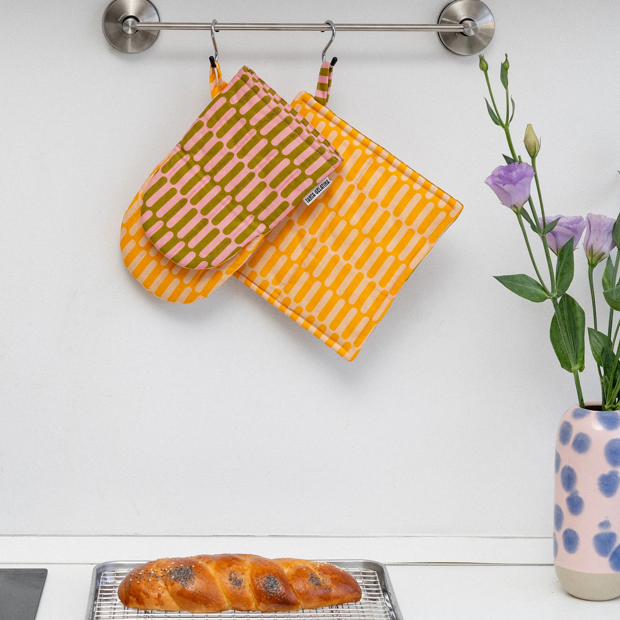 Reversible Pattern Oven Mitt & Potholder - Set of 2 - Pink/ Yellow - Image 2