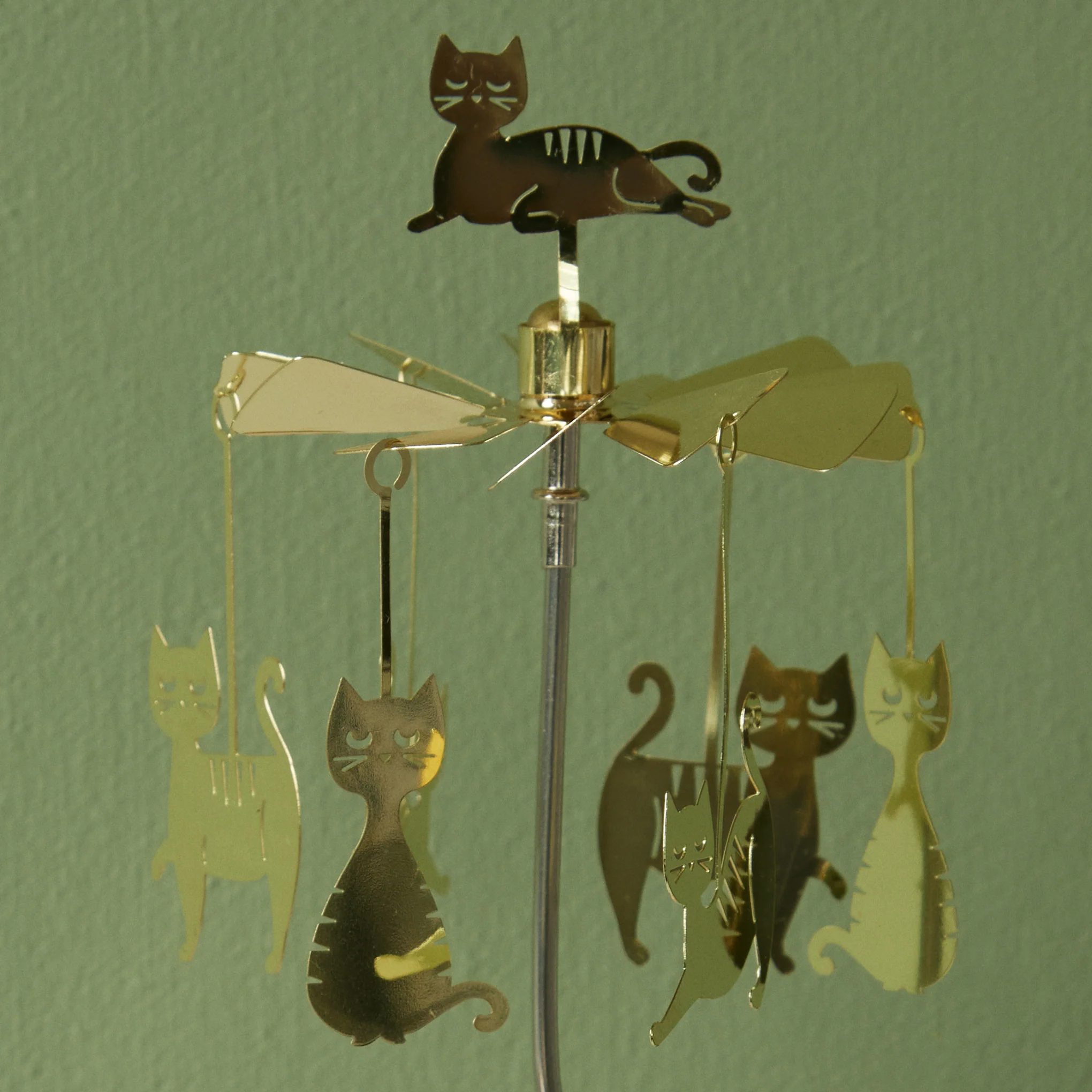 Rotary Cat Family Tea Light Candle Holder - Image 3