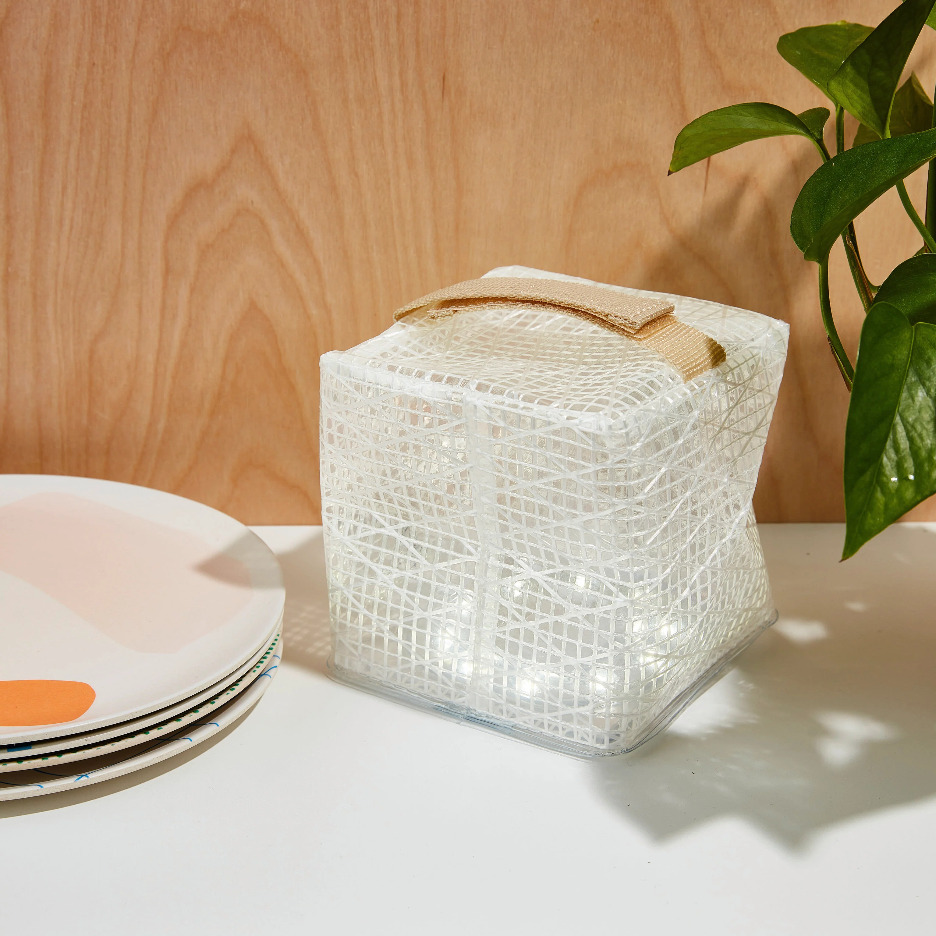 SolarPuff Outdoor Lamp - White - Image 3