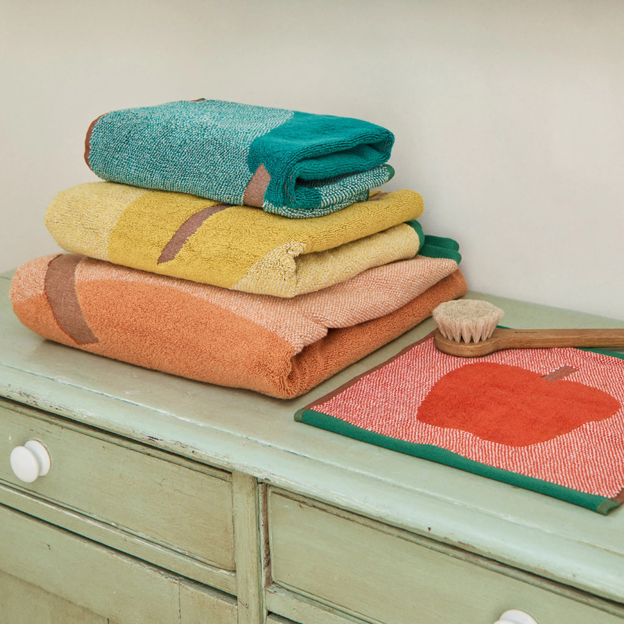 Tutti Frutti Cotton Towel - Apple - Image 2
