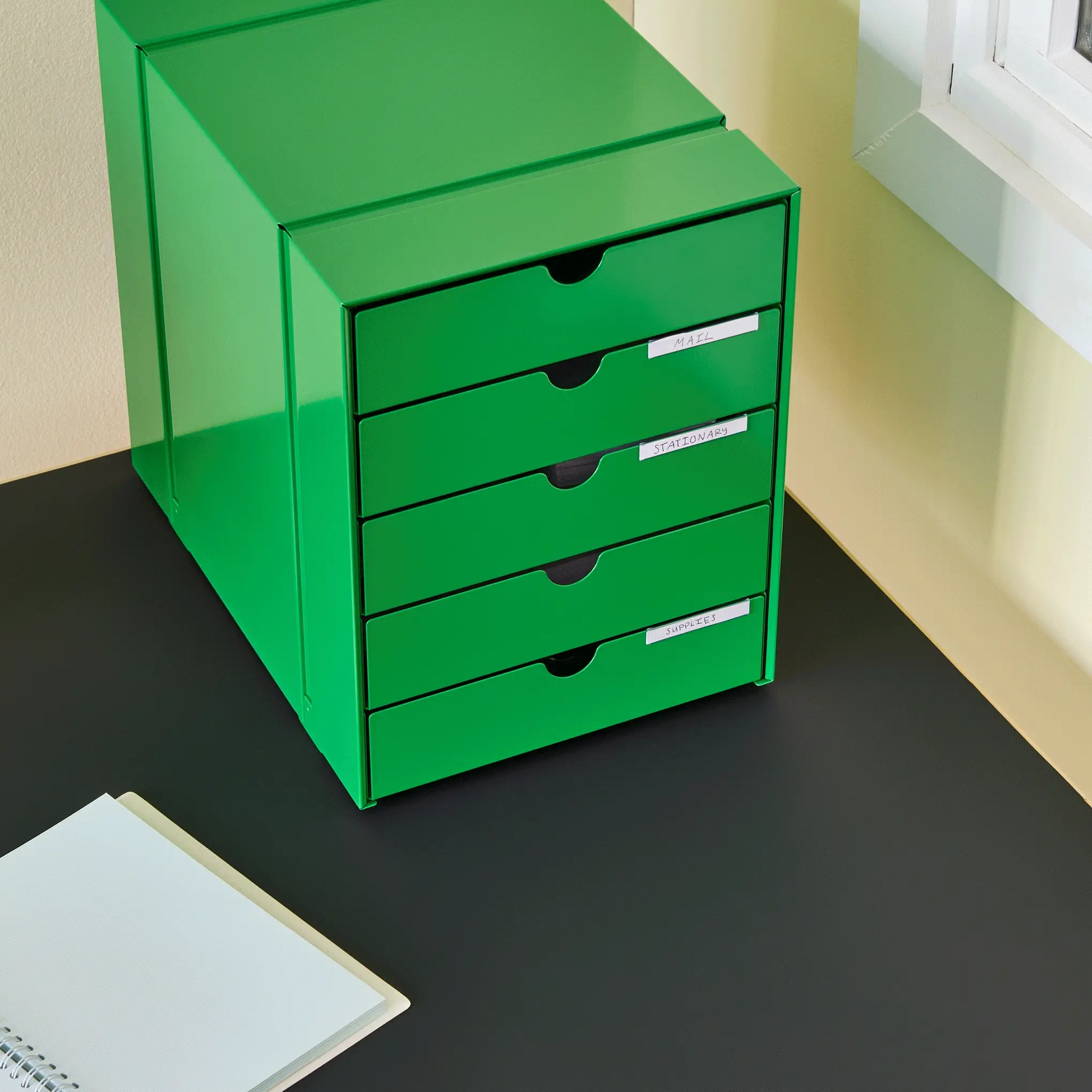 USM Haller 5-Drawer Set - Green - Image 8